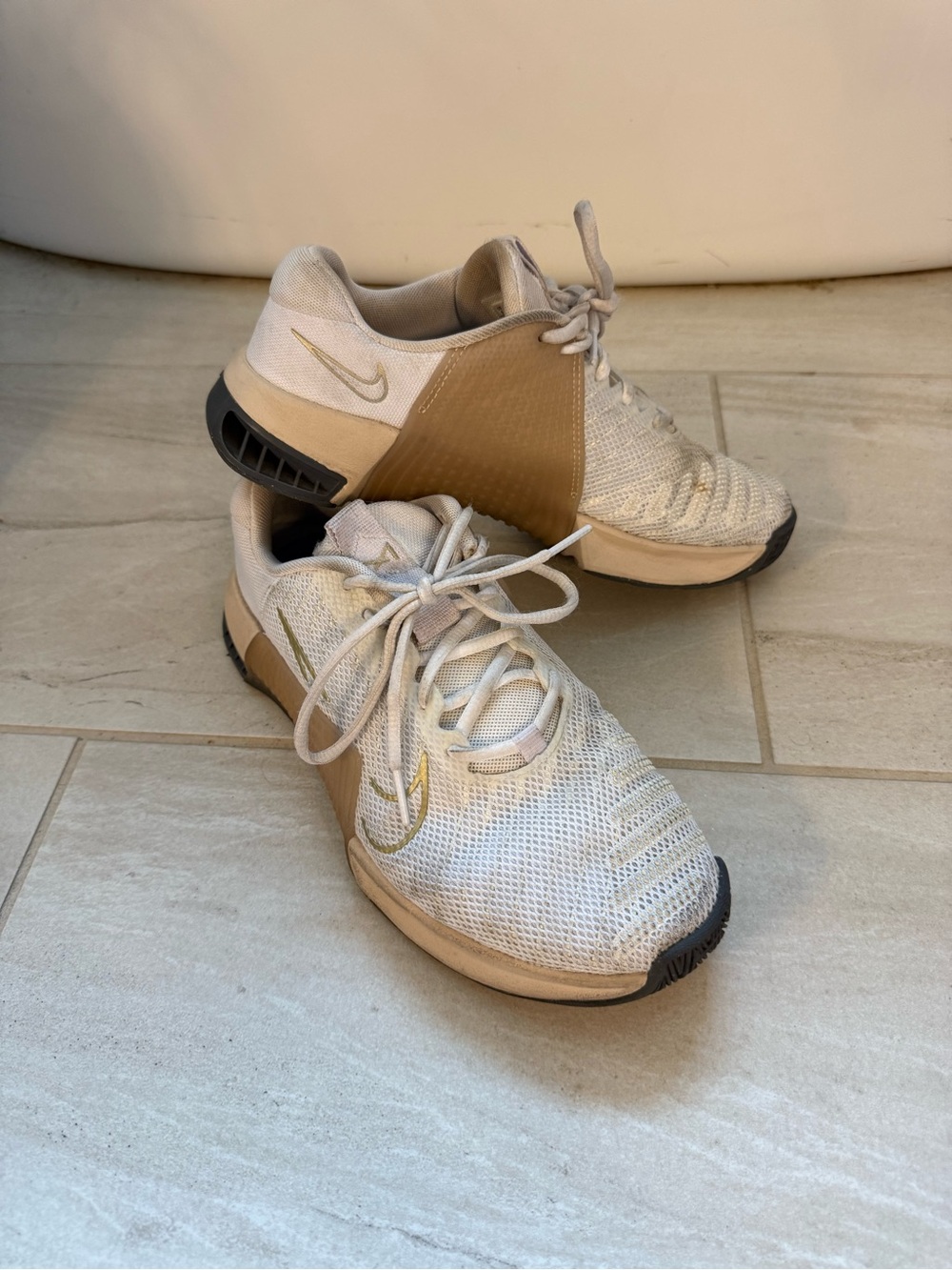 Nike Metcon Women’s Athletic Shoes - White and Beige with Gold